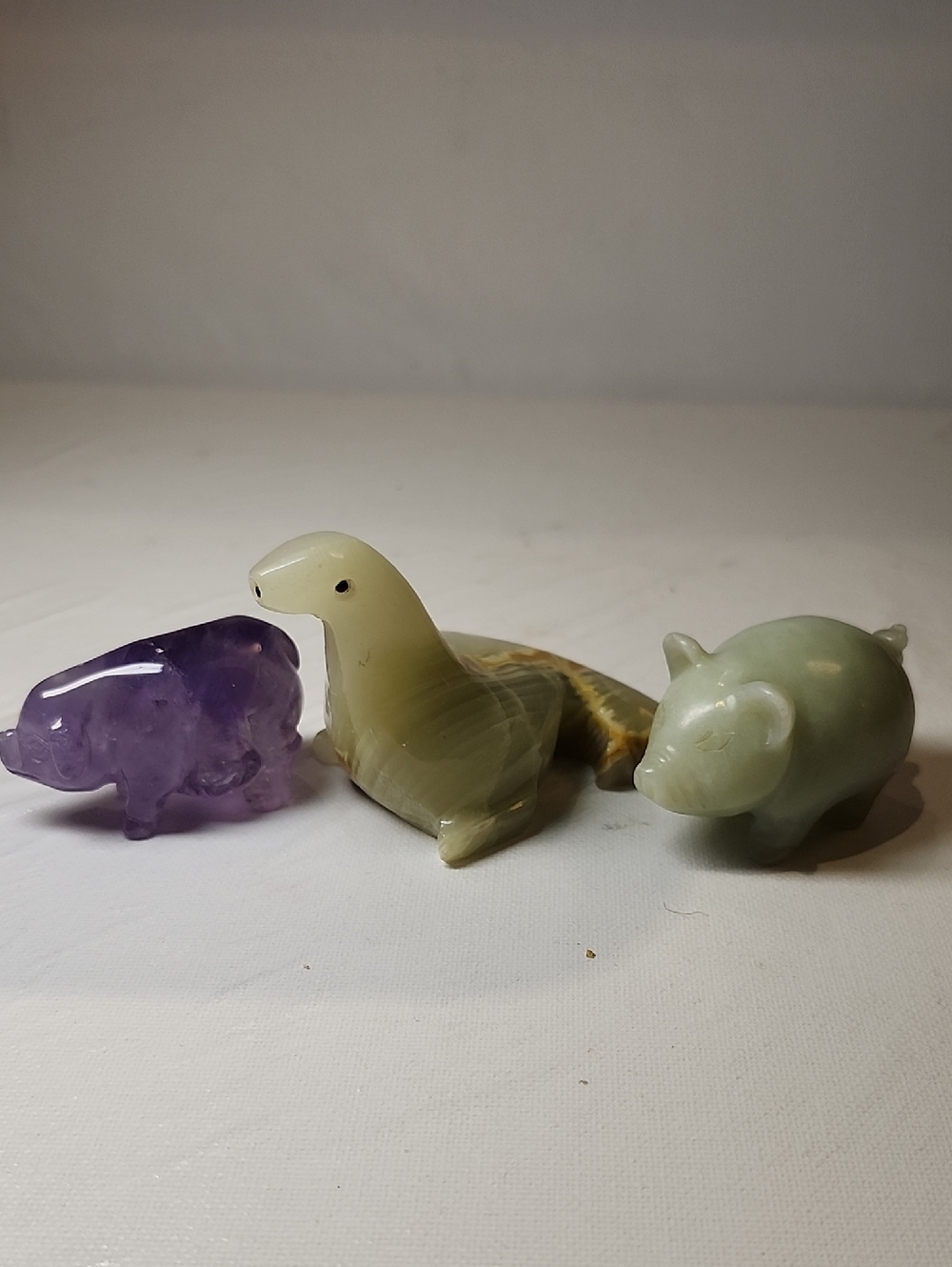 Amethyst .onyx Jade  Hand-Carved Pig Seal Figurine Set